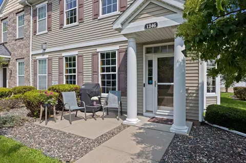 1246 Chateau Ave #409, Maplewood, MN 55109