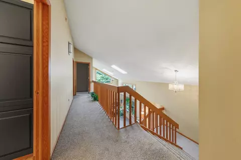 Entry Way - 6 Greenhaven Bay Bay, Faribault, MN 55021 photo 3 of 4