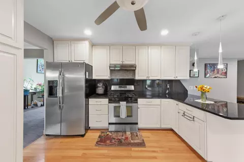 Kitchen - 6 Greenhaven Bay Bay, Faribault, MN 55021 photo 2 of 5