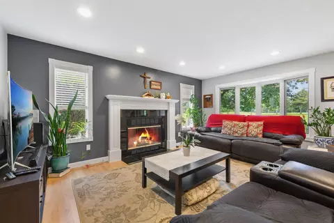 Living - 6 Greenhaven Bay Bay, Faribault, MN 55021 photo 3 of 3