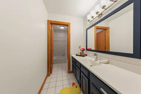 Bath - 6 Greenhaven Bay Bay, Faribault, MN 55021 photo 5 of 7