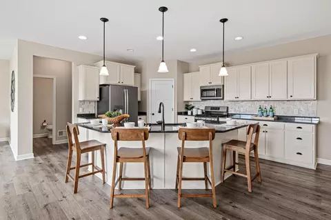 9189 Plymouth Rd, Woodbury, MN 55129