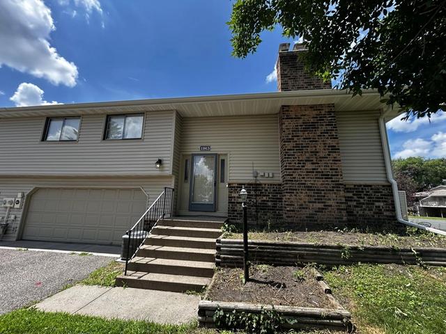 11913 70th Pl N, Maple Grove, MN 55369