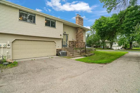11913 70th Pl N, Maple Grove, MN 55369