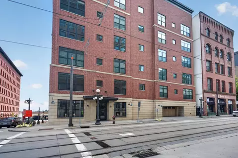 270 4th St E #102, Saint Paul, MN 55101