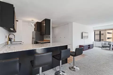 19 S 1st St #B802, Minneapolis, MN 55401