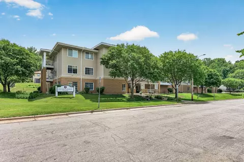 1600 Arundel St #304, Saint Paul, MN 55117