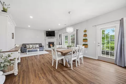 Dining - 451 Cedar Ave N, Maple Lake, MN 55358 photo 1 of 1