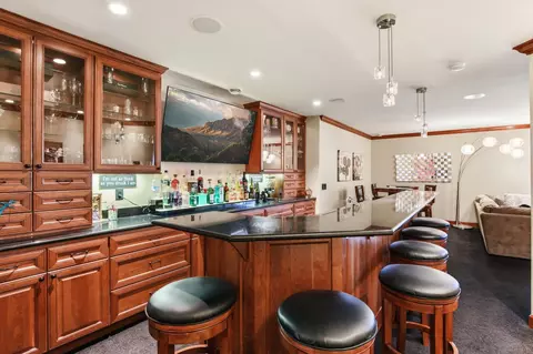 12250 Lakeview Dr N, Maple Grove, MN 55369