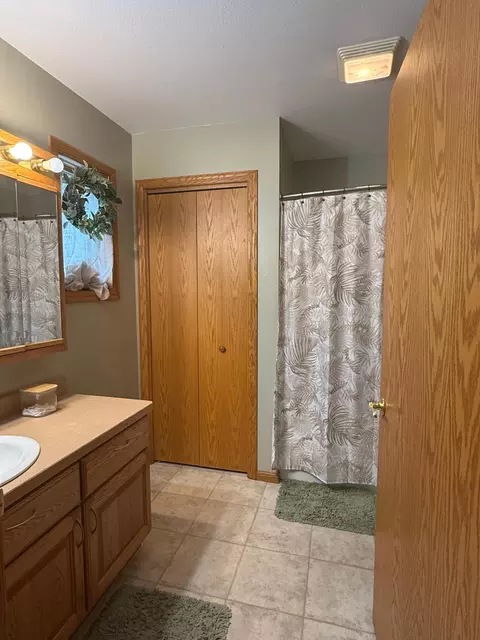 Bath - 703 7th St W, Ada, MN 56510 photo 4 of 6