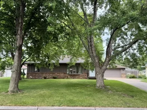 8633 Greenway Ave S, Cottage Grove, MN 55016