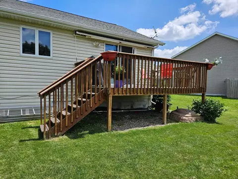 Exterior - 712 Mlinar Ave, Spring Valley, MN 55975 photo 4 of 6
