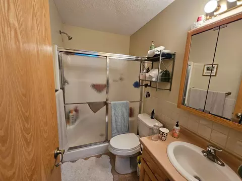 Bath - 712 Mlinar Ave, Spring Valley, MN 55975 photo 3 of 3