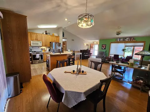 Dining - 712 Mlinar Ave, Spring Valley, MN 55975 photo 2 of 2