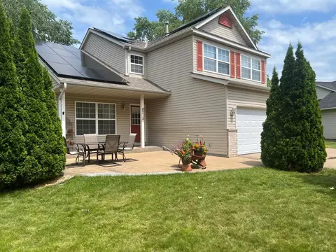 8218 Lori Ln, Woodbury, MN 55125