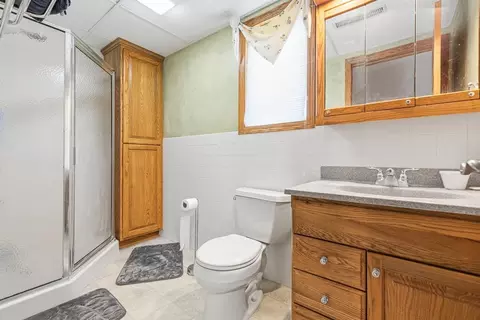 Bath - 202 Rainbow Dr, Marshall, MN 56258 photo 1 of 2
