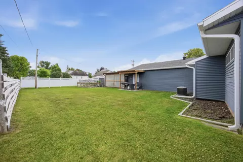 Exterior - 204 4th Ave E, Ada, MN 56510 photo 6 of 8