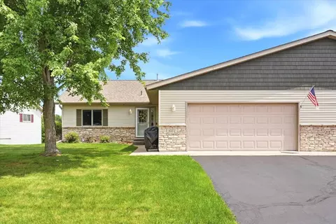 1022 W Ridge Ct #38, New Richmond, WI 54017