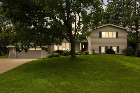 6620 Limerick Ln, Edina, MN 55439
