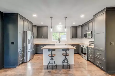 615 Vine St, Hudson, WI 54016