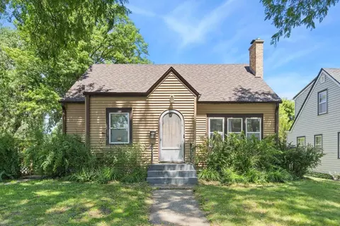 71 Wyoming St E, Saint Paul, MN 55107