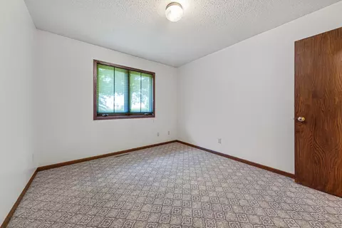 Bedroom - 5177 255th St E, Faribault, MN 55021 photo 5 of 5