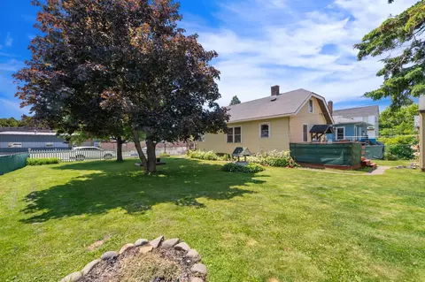 Exterior - 3209 Chestnut St, Duluth, MN 55806 photo 3 of 7