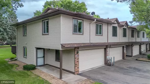 8824 N Maplebrook Ct, Brooklyn Park, MN 55445