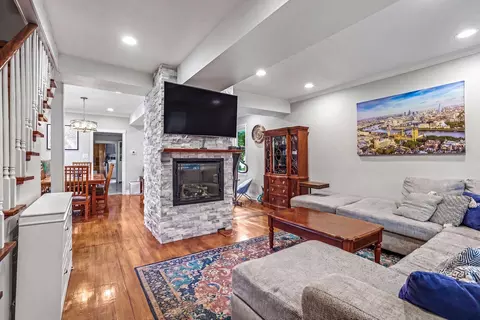 406 Superior St, Saint Paul, MN 55102