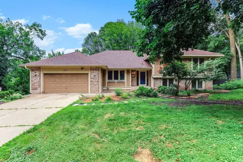 4211 Redding Ridge Dr, Minnetonka, MN 55345