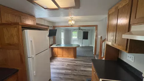 Entry Way - 907 2nd Ave NW, Faribault, MN 55021 photo 1 of 3