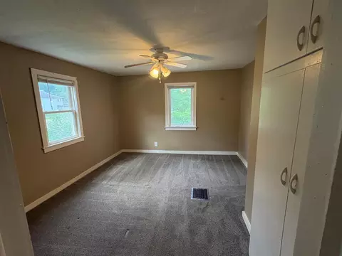 Bedroom - 907 2nd Ave NW, Faribault, MN 55021 photo 2 of 3
