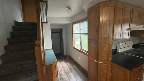 Entry Way - 907 2nd Ave NW, Faribault, MN 55021 photo 2 of 3