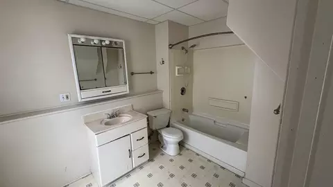 Bath - 907 2nd Ave NW, Faribault, MN 55021 photo 1 of 2