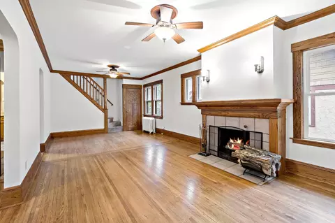 1051 Sherburne Ave, Saint Paul, MN 55104