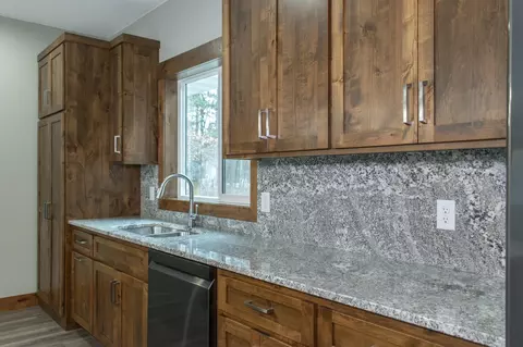 Kitchen - 11613 Forestview Dr, Baxter, MN 56425 photo 9 of 13