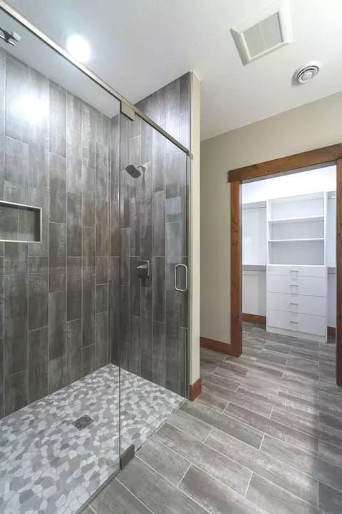 Bath - 11613 Forestview Dr, Baxter, MN 56425 photo 2 of 7