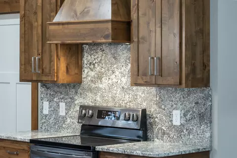 Kitchen - 11613 Forestview Dr, Baxter, MN 56425 photo 12 of 13