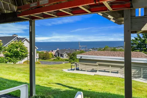 View/Area - 615 W 6th St, Duluth, MN 55806 photo 1 of 18
