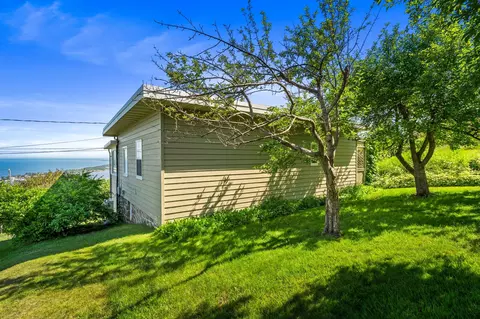 Exterior - 615 W 6th St, Duluth, MN 55806 photo 10 of 10