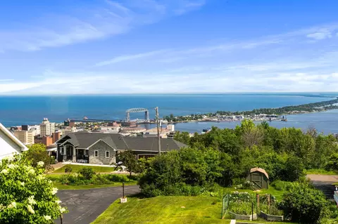 View/Area - 615 W 6th St, Duluth, MN 55806 photo 2 of 18