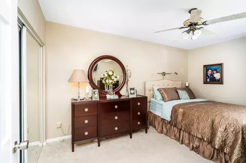 Bedroom - 615 W 6th St, Duluth, MN 55806 photo 1 of 1