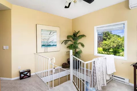 Entry Way - 615 W 6th St, Duluth, MN 55806 photo 1 of 1