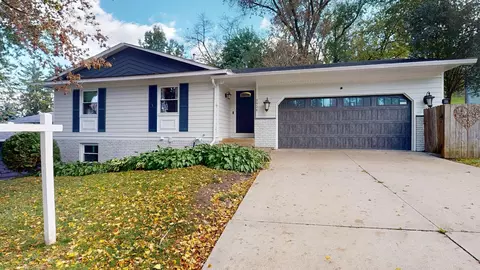 3926 Manorwoods Dr NW, Rochester, MN 55901