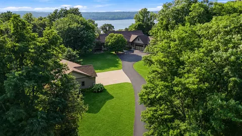 294 Salishan Dr, Hudson, WI 54016
