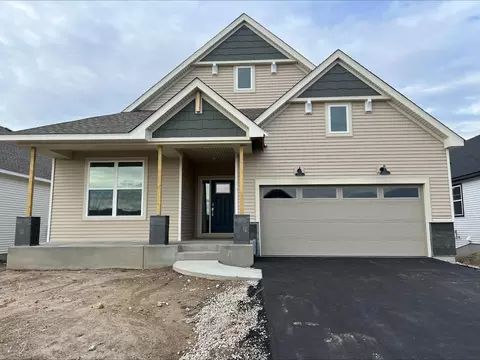 2125 Traverse Dr, Lino Lakes, MN 55038