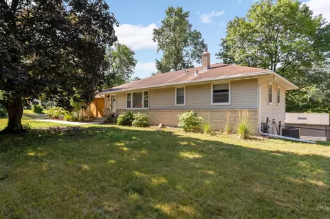 9807 Cedar Lake Rd, Minnetonka, MN 55305