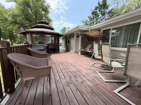 Exterior - 598 Prospect Ave, Windom, MN 56101 photo 8 of 10