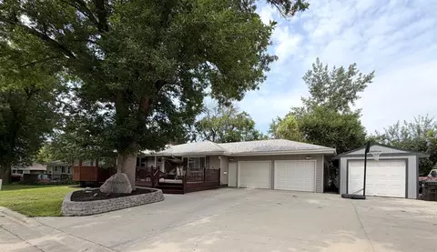 Exterior - 598 Prospect Ave, Windom, MN 56101 photo 2 of 10