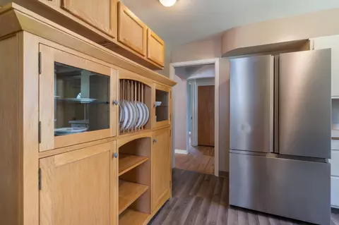 Entry Way - 4527 Dodge St, Duluth, MN 55804 photo 1 of 6